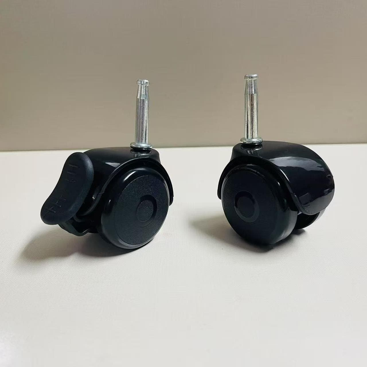 stem casters and plate casters mounting type comparison